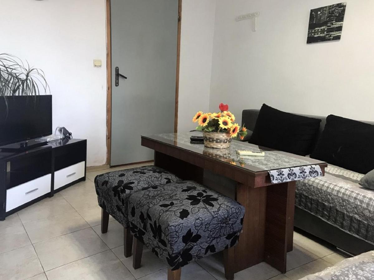 Day And Night Apartment Veliko Tarnovo Exterior photo